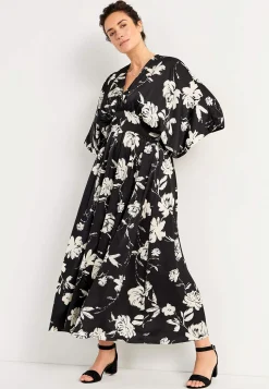 Johanna Toftby x Cellbes Blommig maxiklänning Svart / Vit / Blommig Hot