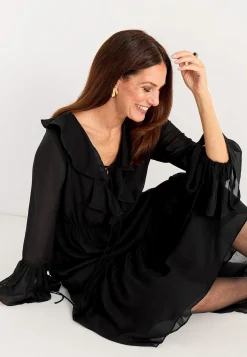 Johanna Toftby x Cellbes Festklänning i vävd chiffong Svart