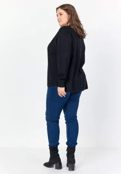 Wasabiconcept Finstickad tröja med knappar i ryggen Svart New