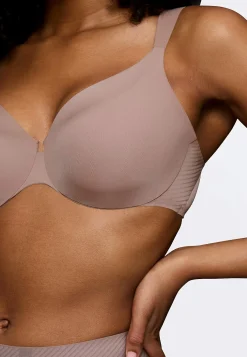 Triumph Minimizer-bh med bygel Illusion Curve Hot