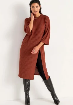 Cellbes of Sweden Ribbad trikåklänning med hög slits Roströd Outlet