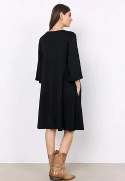 Soyaconcept Supermjuk trikåklänning med fickor