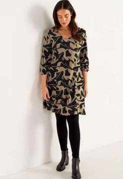 Cellbes of Sweden Trikåklänning med prinsesskärning Beige / Svart / Mönstrad Discount