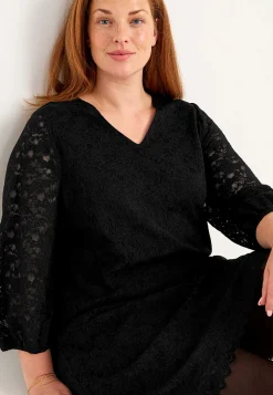 Cellbes of Sweden V-ringad spetsklänning Svart Best